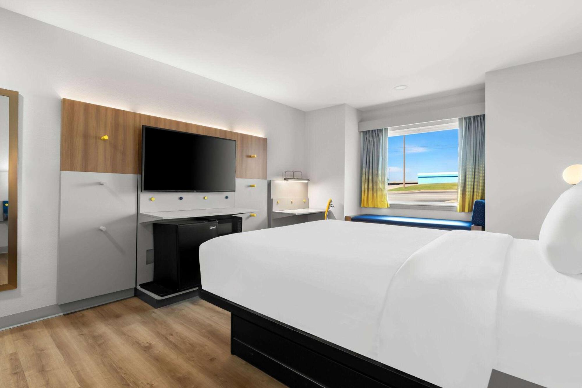 Microtel Inn & Suites By Wyndham Tulsa - Catoosa Route 66 Zewnętrze zdjęcie