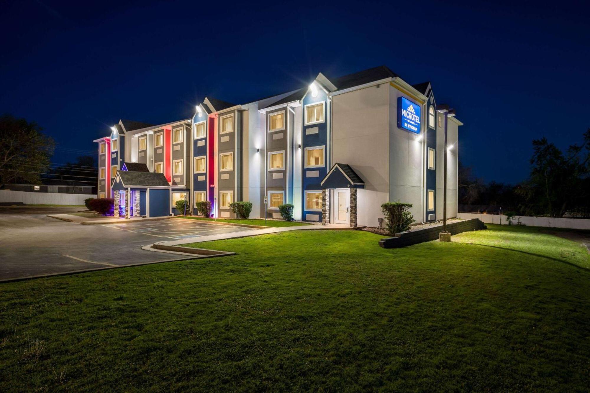 Microtel Inn & Suites By Wyndham Tulsa - Catoosa Route 66 Zewnętrze zdjęcie